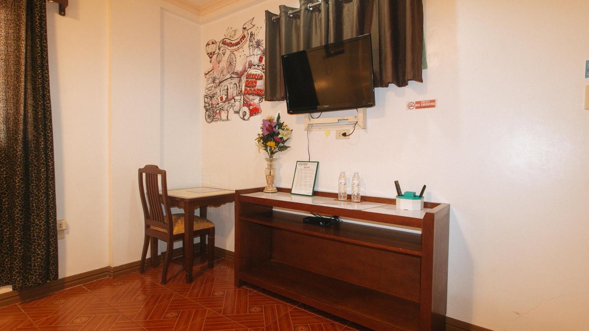 Reddoorz At La Casa Guesthouse Former Reddoorz At Tamarind Street Angeles City Экстерьер фото