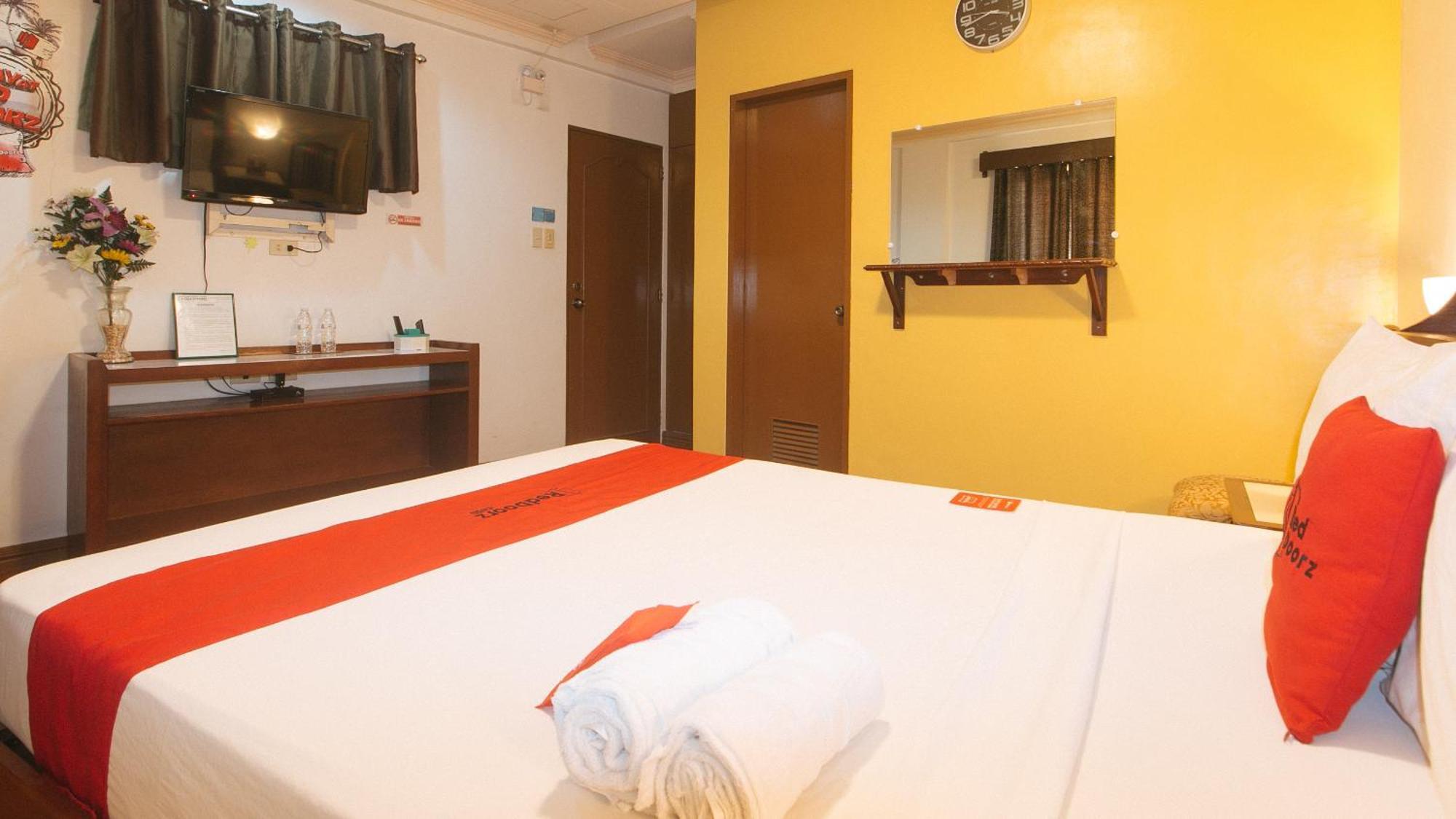 Reddoorz At La Casa Guesthouse Former Reddoorz At Tamarind Street Angeles City Экстерьер фото
